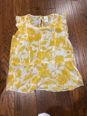 Cabi ruffled sleeveless yellow,  sheer  floral top, size medium